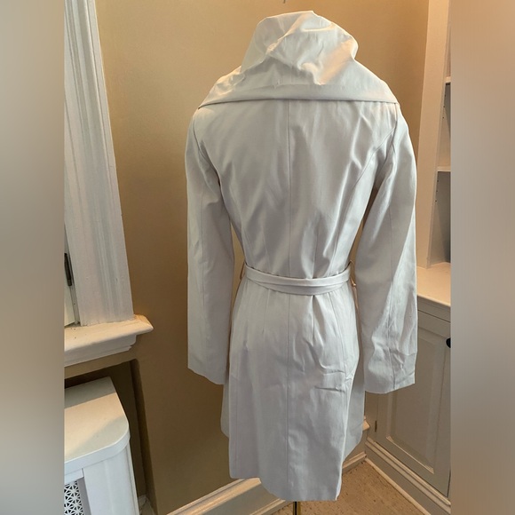 T Tahari Callie Vanilla Cream Women's Trench Coat - Picture 7 of 10
